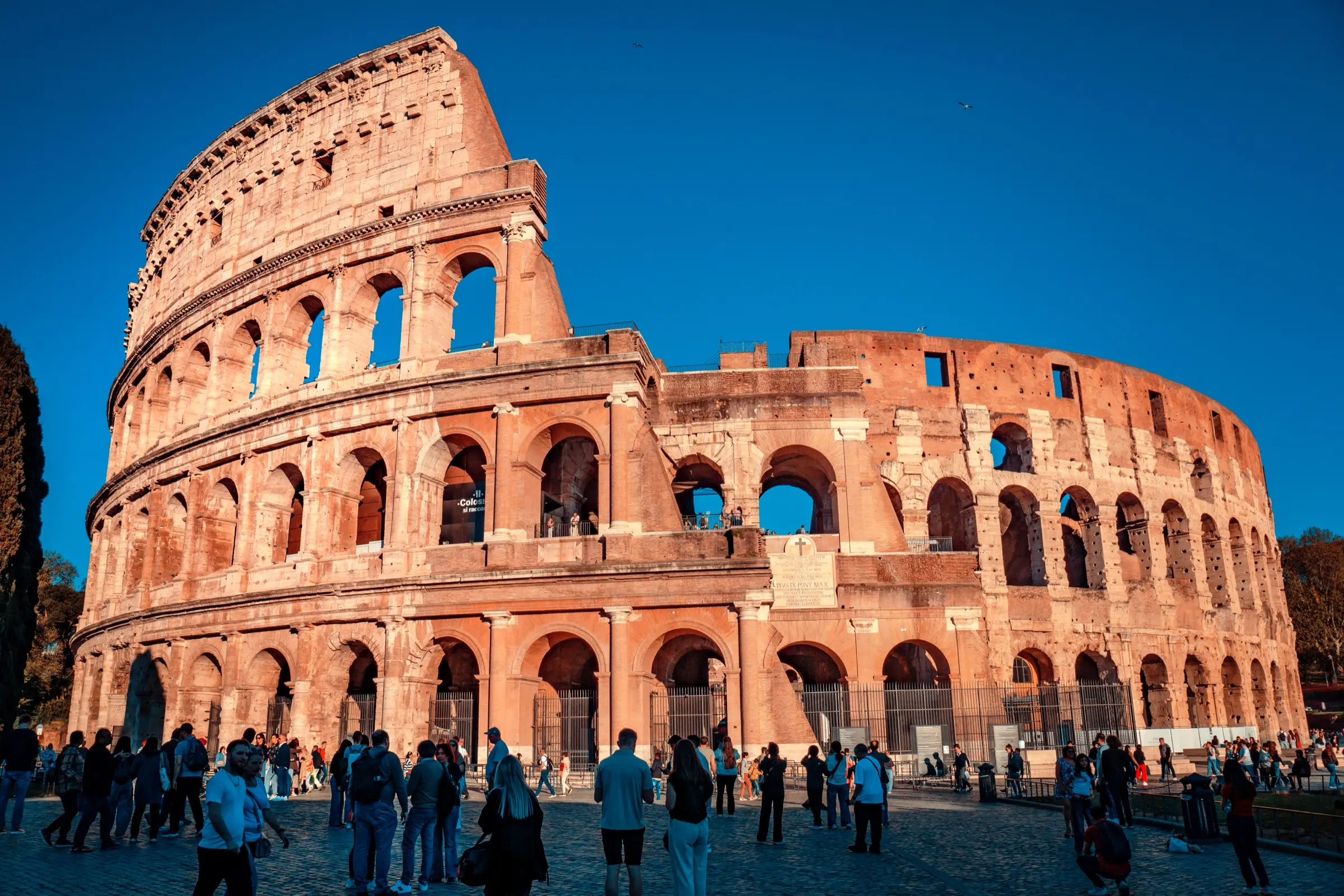 Ancient City Free Walk at Twilight — Rome walking tour