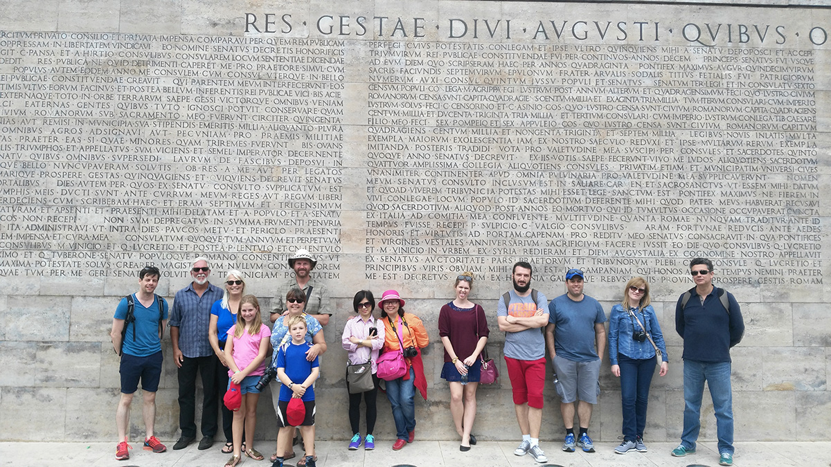 Rome's Ultimate Free Tour crowd picture